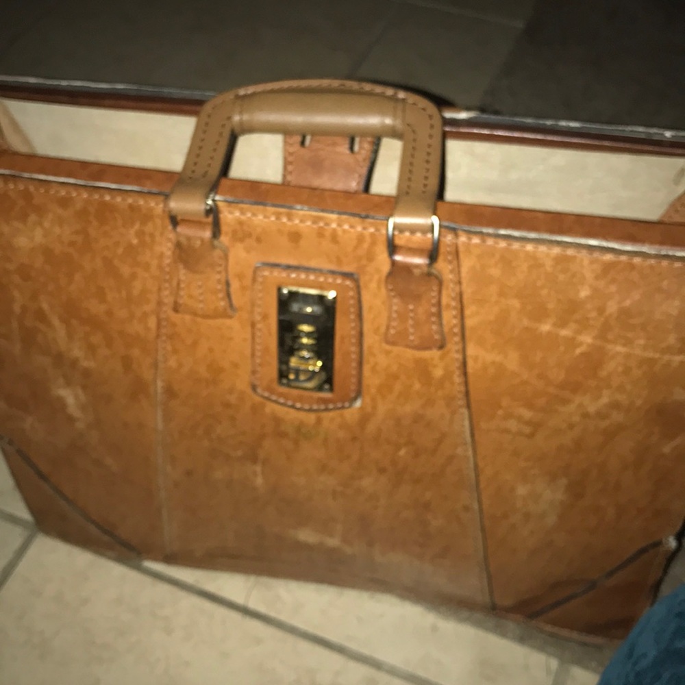 Briefcase that is every sturday - Picture 3 of 3